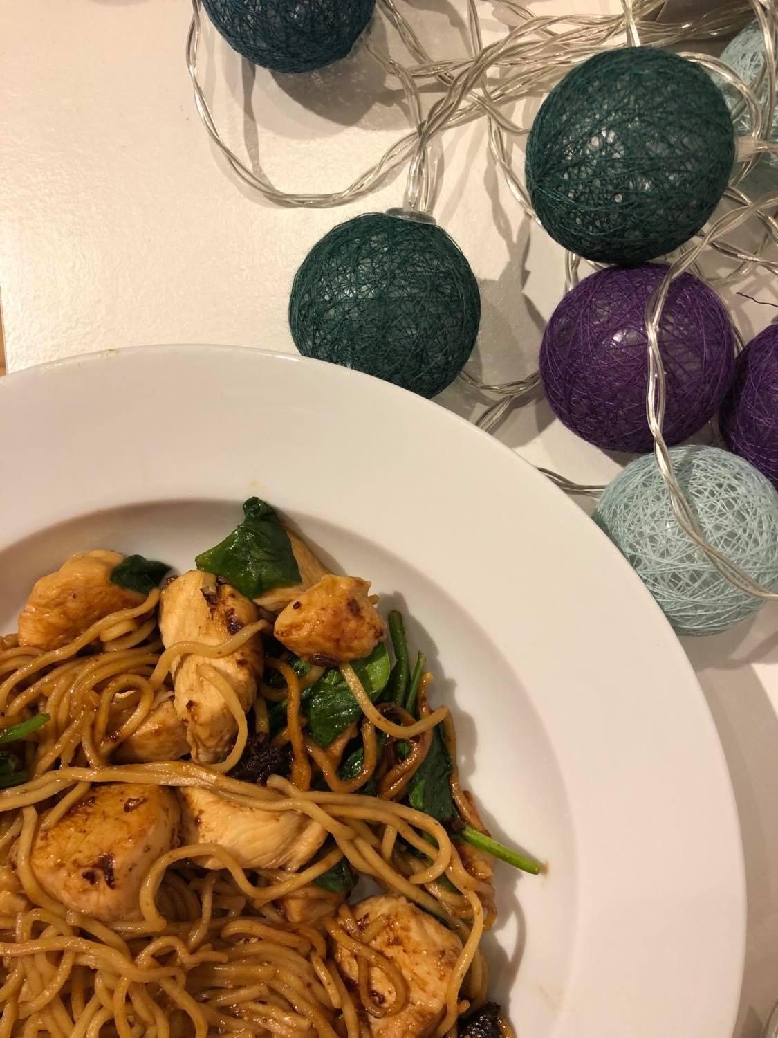 Nouilles asiatiques poulet epinards